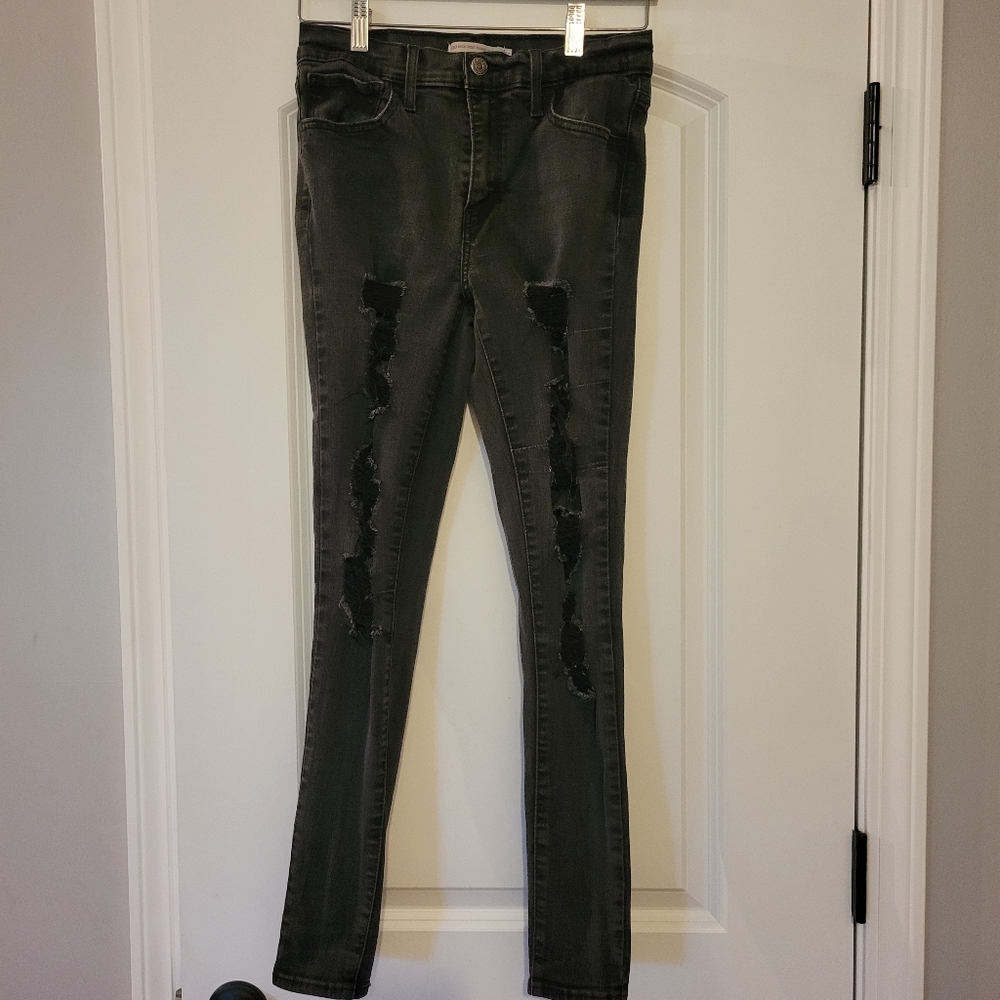 Levis High Rise Super Skinny Black Jeans size 27